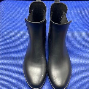 Black Ankle Boots with Elastic Panels